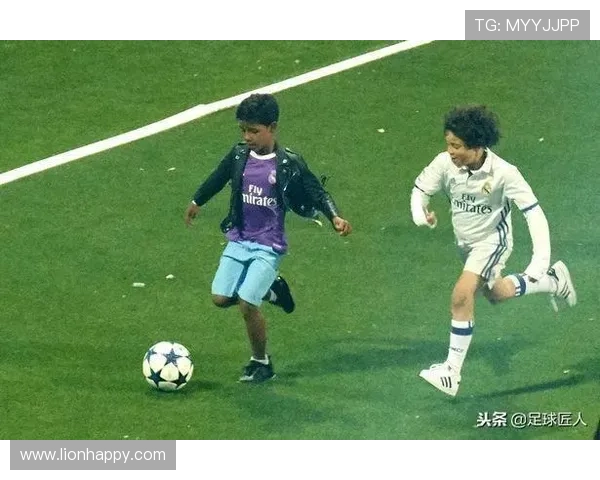 迷你罗周二皇马U16训练记